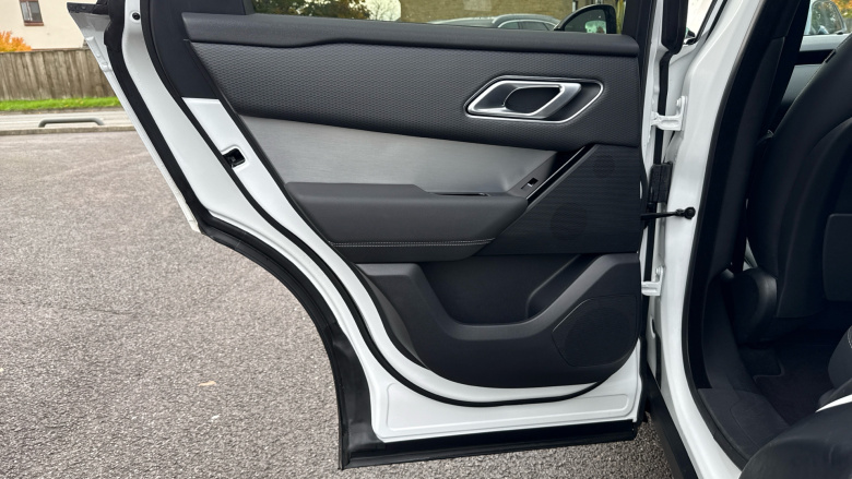 Land Rover Range Rover Velar 2.0 D200 R-Dynamic SE 5dr Auto Diesel Estate